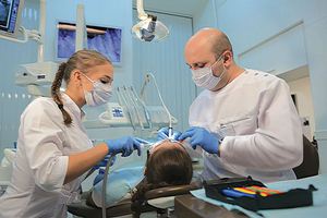 Имплантация зубных протезов